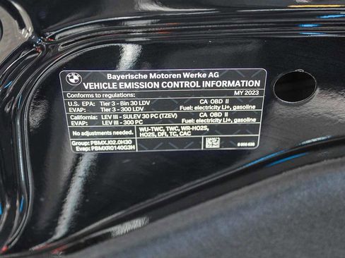 Certified 2023 BMW 530e w/ Convenience Package image 39