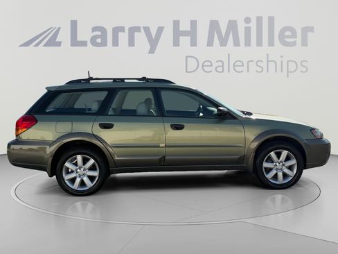 Used 2006 Subaru Outback 2.5i AWD/4WD image 6