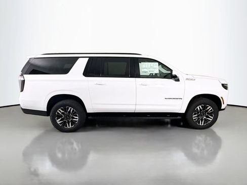 New 2026 Chevrolet Suburban Z71 w/ Comfort Package AWD/4WD image 10