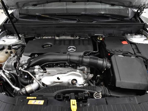 Used 2020 Mercedes-Benz GLB 250 4MATIC image 10