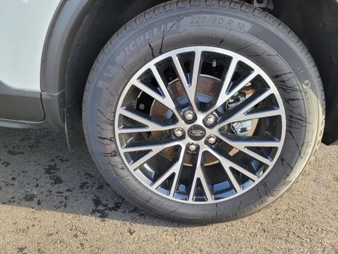 New 2025 Ford Escape SE w/ Class II Trailer Tow Package FWD image 9