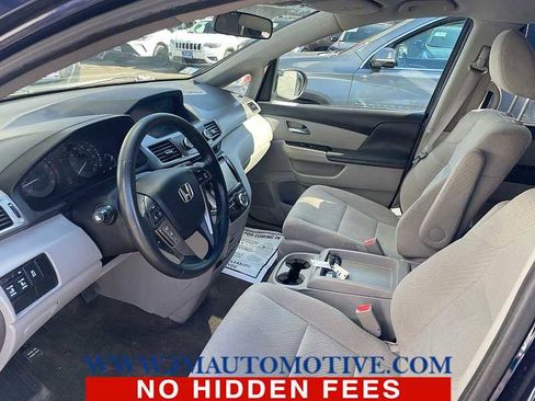 Used 2016 Honda Odyssey SE image 2