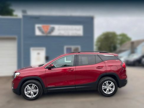 Used 2019 GMC Terrain SLE w/ Driver Convenience Package FWD image 3