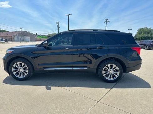 Certified 2024 Ford Explorer XLT w/ Equipment Group 202A AWD/4WD image 2