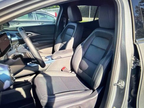Used 2024 Chevrolet Equinox EV LT FWD image 7