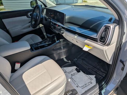 Certified 2025 Kia Sorento S image 13