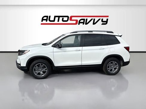 Used 2025 Honda Passport TrailSport image 4