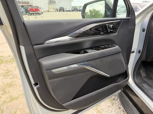 Used 2025 Cadillac Escalade IQ Sport 1 AWD/4WD image 6