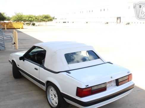 Used 1989 Ford Mustang LX RWD image 29