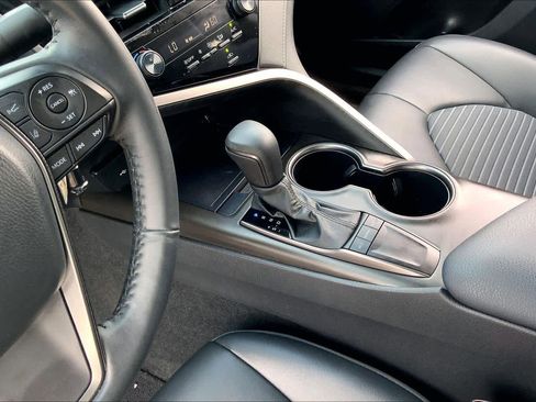 Used 2023 Toyota Camry SE FWD image 16