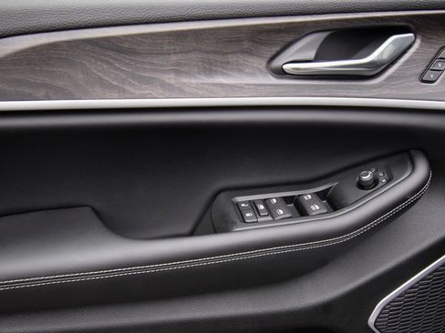 New 2026 Jeep Grand Cherokee L Limited AWD/4WD image 31