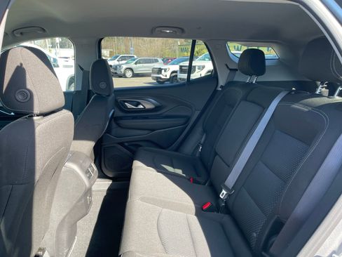 Used 2024 GMC Terrain SLE image 22