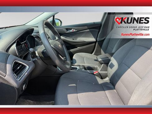 Used 2019 Chevrolet Cruze LT w/ LT True North Edition FWD image 20