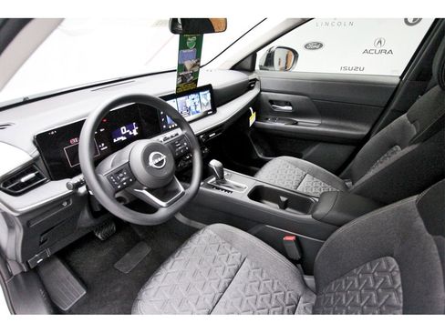 New 2026 Nissan Kicks SV w/ SV Premium Package image 12