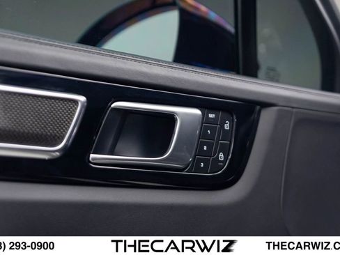 Used 2023 Porsche Cayenne Turbo AWD/4WD image 33