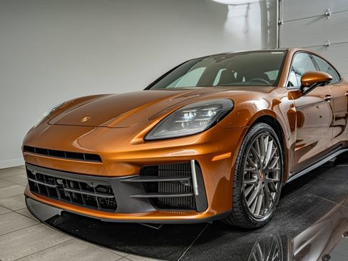 Certified 2024 Porsche Panamera 4 AWD/4WD image 17