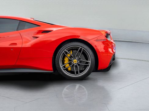Used 2016 Ferrari 488 GTB RWD image 40
