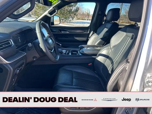 Used 2022 Jeep Wagoneer Series II w/ Premium Group I image 10