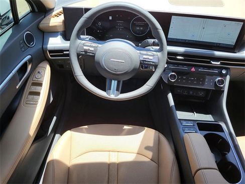 New 2025 Hyundai Sonata Limited image 13