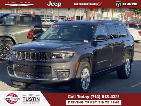 Used 2023 Jeep Grand Cherokee L Limited AWD/4WD image 3