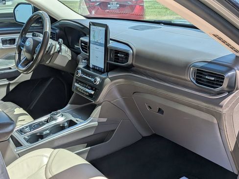 Used 2020 Ford Explorer Platinum w/ Premium Technology Package AWD/4WD image 33