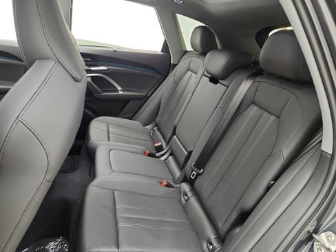 Used 2025 Audi Q5 Premium Plus w/ Premium Plus AWD/4WD image 16