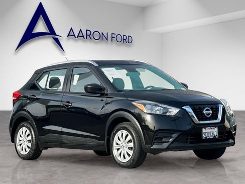 Used 2019 Nissan Kicks S image 7