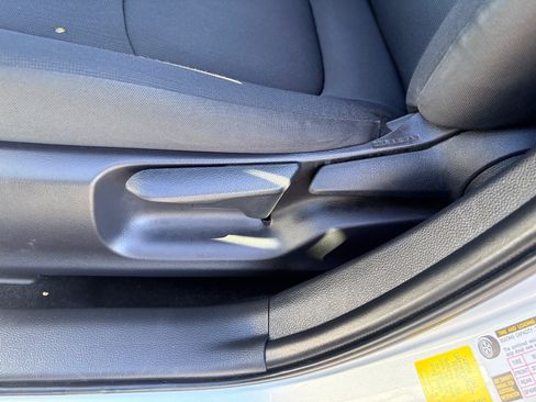 Used 2022 Toyota Corolla LE image 25