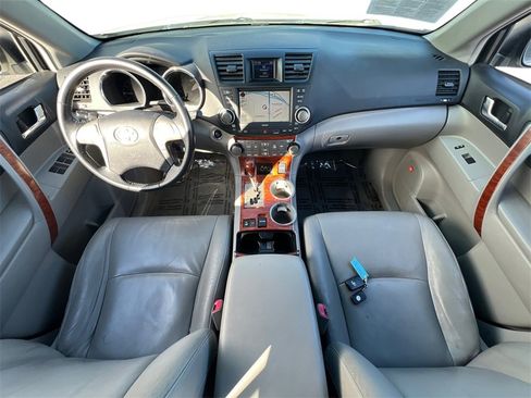 Used 2010 Toyota Highlander Limited image 8