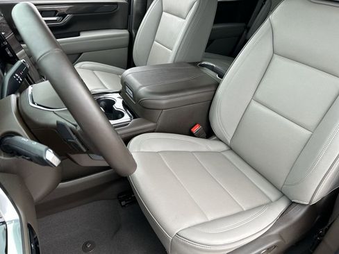 Used 2025 GMC Yukon Elevation image 20