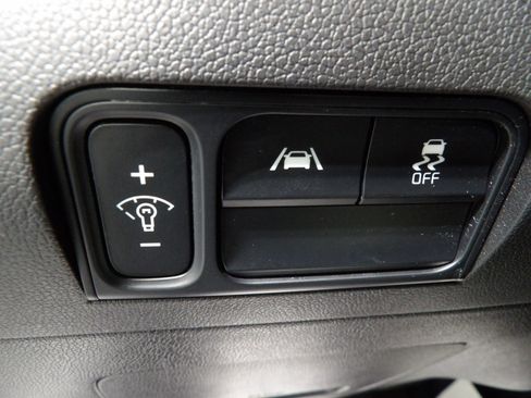 Used 2023 Kia Sorento LX FWD image 27