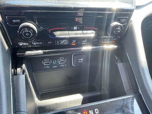 Used 2023 Jeep Grand Cherokee L Laredo image 26