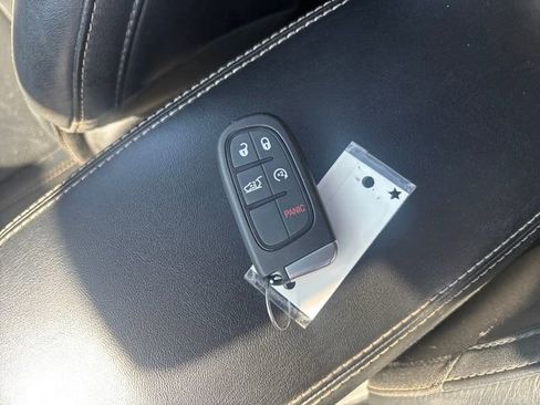 Used 2014 Jeep Cherokee Limited w/ Technology Group image 31