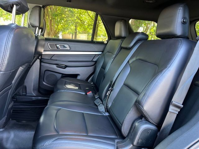 Used 2019 Ford Explorer XLT w/ Equipment Group 202A FWD image 17