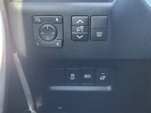 Used 2023 Lexus GX 460 Premium image 32