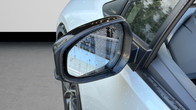 Used 2024 Toyota Prius XLE FWD image 33