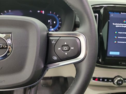 Certified 2024 Volvo XC40 B5 Plus w/ Protection Package Premier image 25