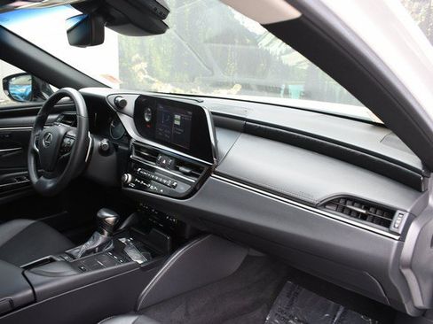 Used 2022 Lexus ES 250 w/ Premium Package AWD/4WD image 25