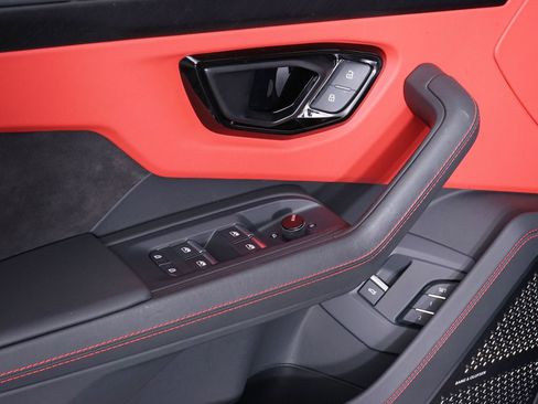 Used 2024 Lamborghini Urus S image 36