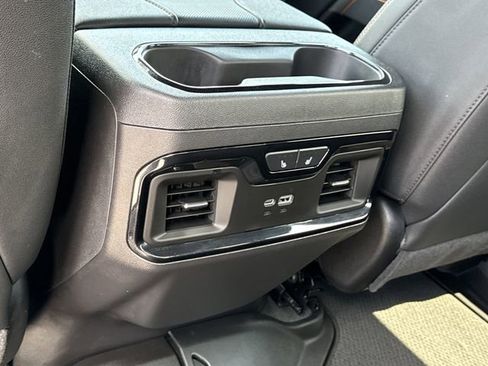 Used 2025 GMC Sierra 1500 AT4 w/ AT4 Premium Package AWD/4WD image 11
