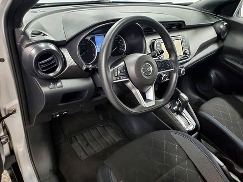 Used 2018 Nissan Kicks S image 10