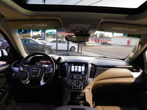Used 2017 GMC Yukon XL SLT image 9