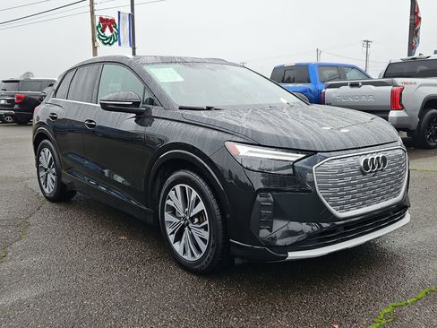 Used 2023 Audi Q4 e-tron Premium Plus w/ Premium Plus image 7