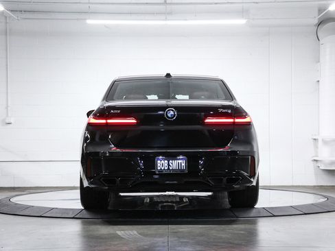 Certified 2024 BMW 760i xDrive w/ Executive Package AWD/4WD image 5