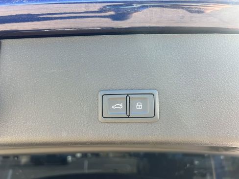 Used 2021 Audi e-tron Premium w/ Convenience Plus Package AWD/4WD image 11