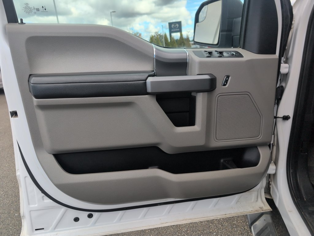 Used 2020 Ford F150 XLT w/ Equipment Group 302A Luxury AWD/4WD image 16