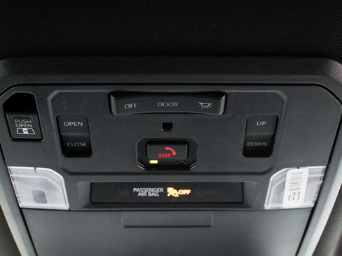 Used 2024 Toyota Tacoma TRD Sport image 28