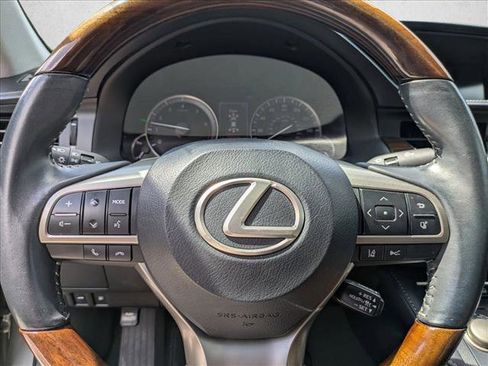 Used 2016 Lexus ES 350 w/ Luxury Package w/Wood Trim FWD image 12