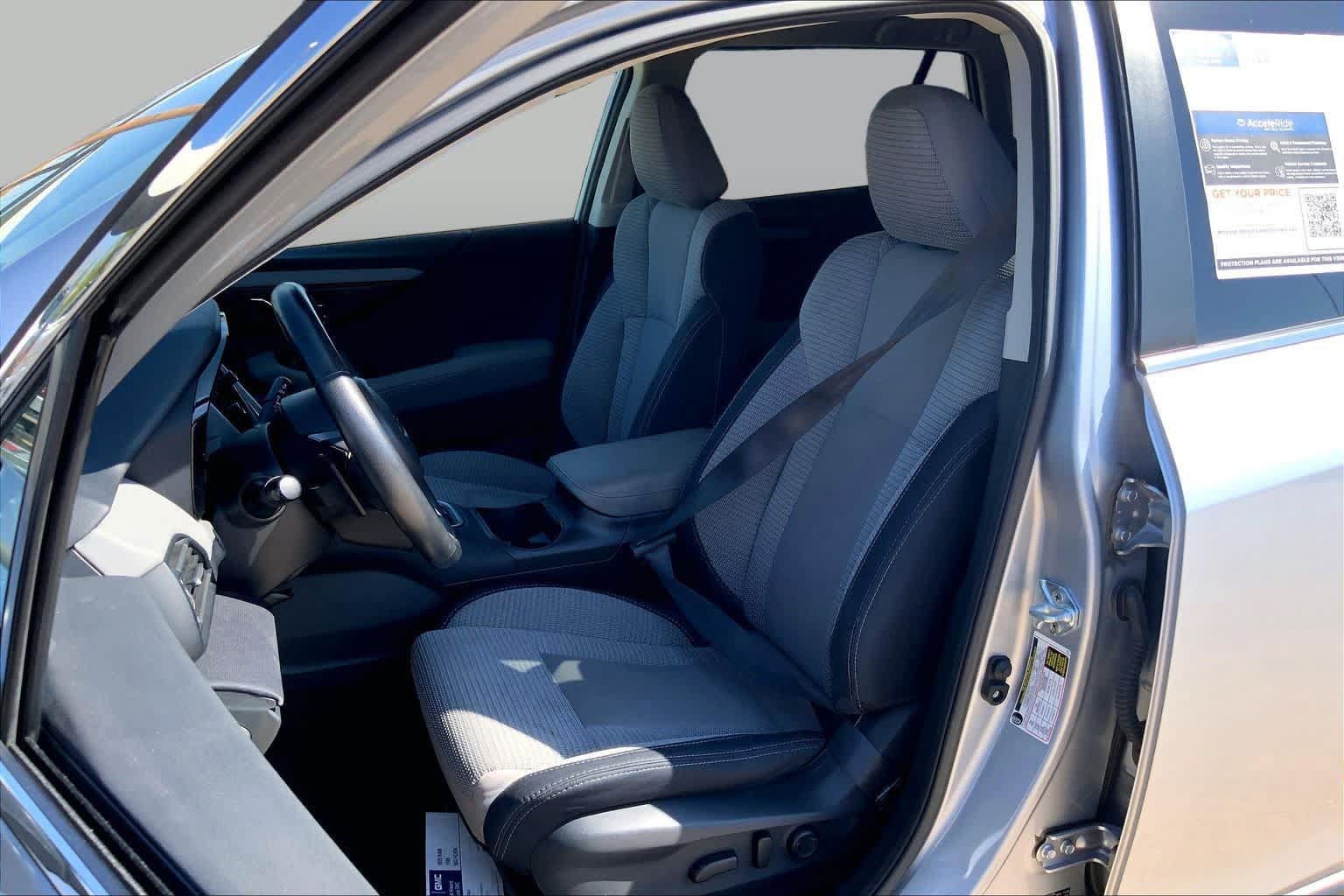 Used 2025 Subaru Outback Premium AWD/4WD image 8