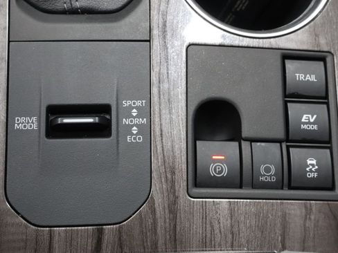 Used 2023 Toyota Highlander Limited image 33